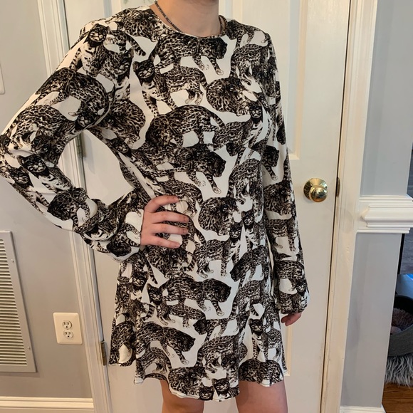 H&M Dresses & Skirts - H&M Long Sleeve Cat Mini Dress sz 12